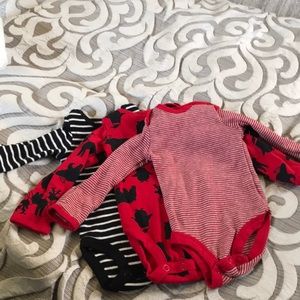 🎉 3 NB long sleeve onesies 👶🏻 3/$15